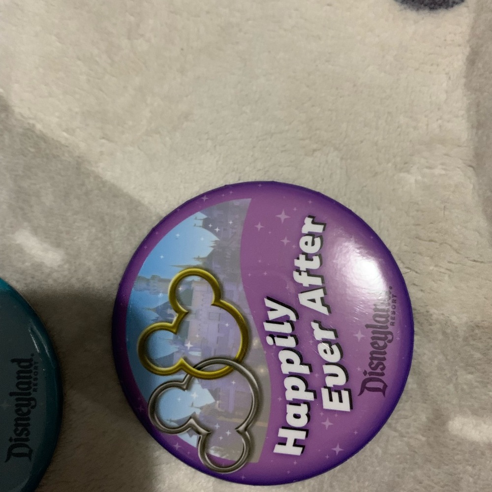 Disneyland Resort Pins